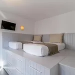4 Me Villa *